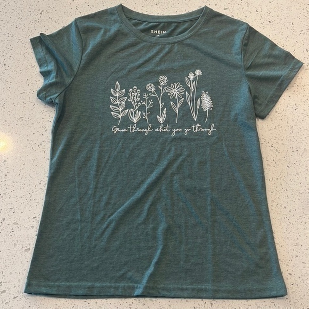 NWOT Shein Short Sleeve Tee Size M